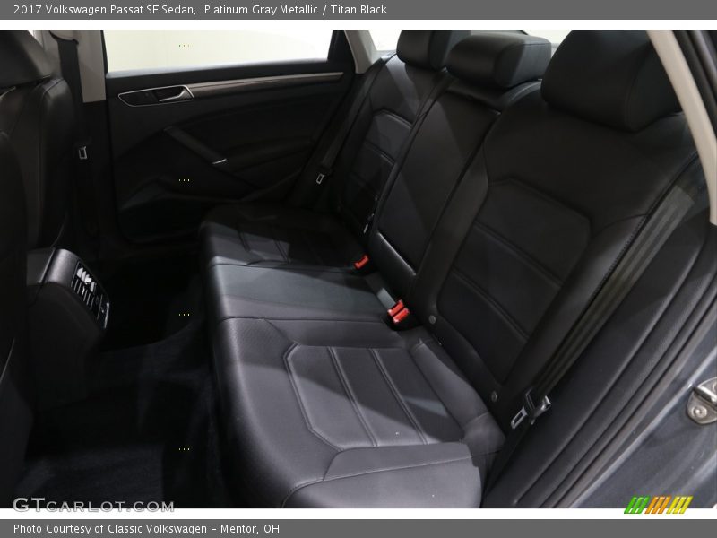 Platinum Gray Metallic / Titan Black 2017 Volkswagen Passat SE Sedan