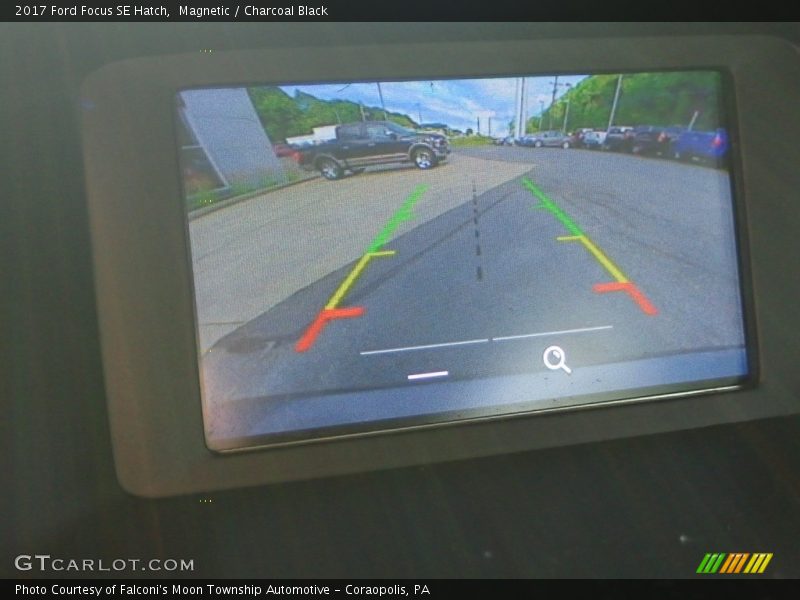 Magnetic / Charcoal Black 2017 Ford Focus SE Hatch