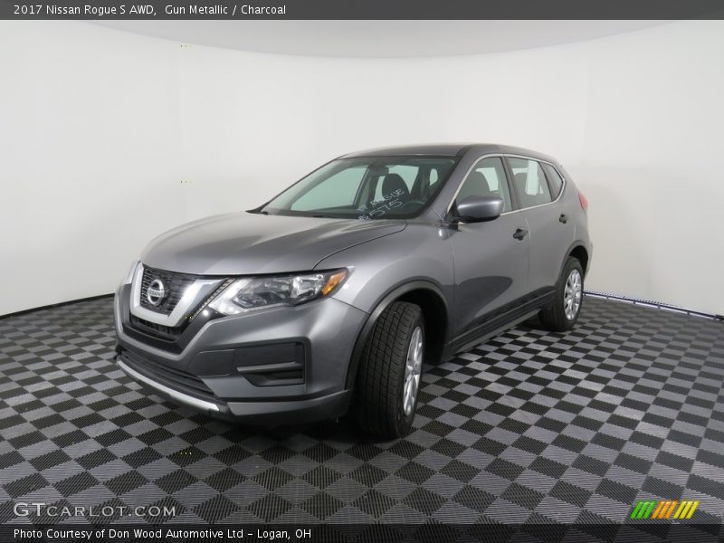 Gun Metallic / Charcoal 2017 Nissan Rogue S AWD