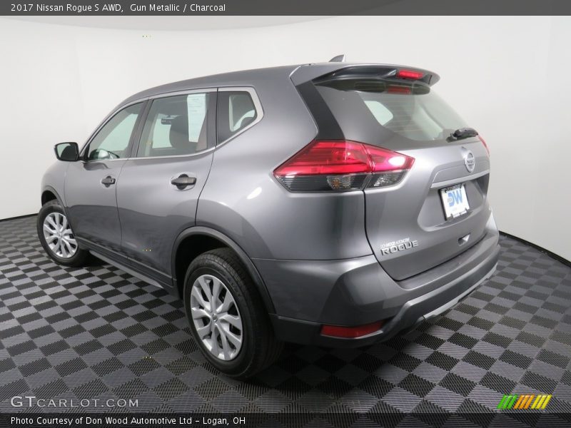 Gun Metallic / Charcoal 2017 Nissan Rogue S AWD