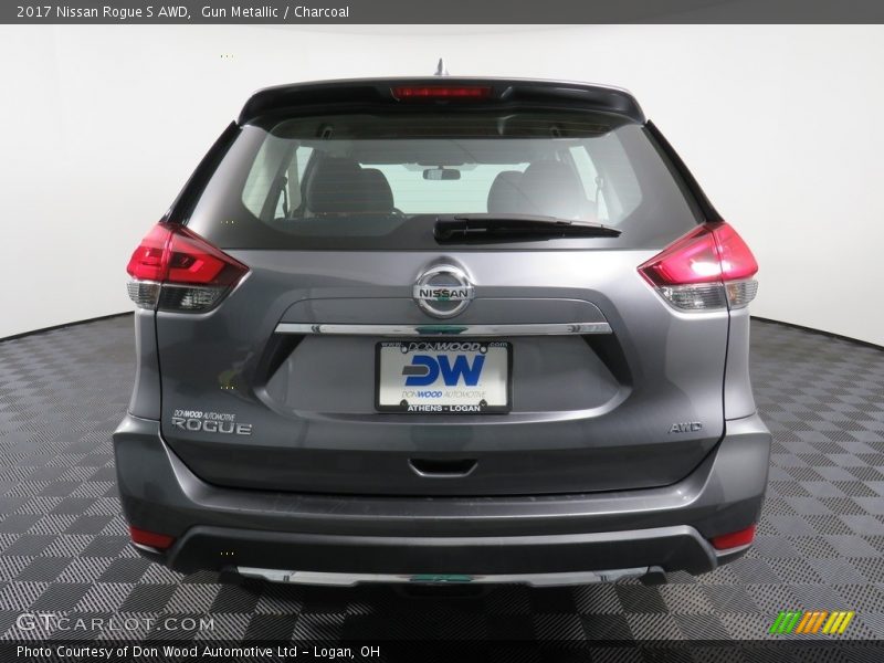 Gun Metallic / Charcoal 2017 Nissan Rogue S AWD
