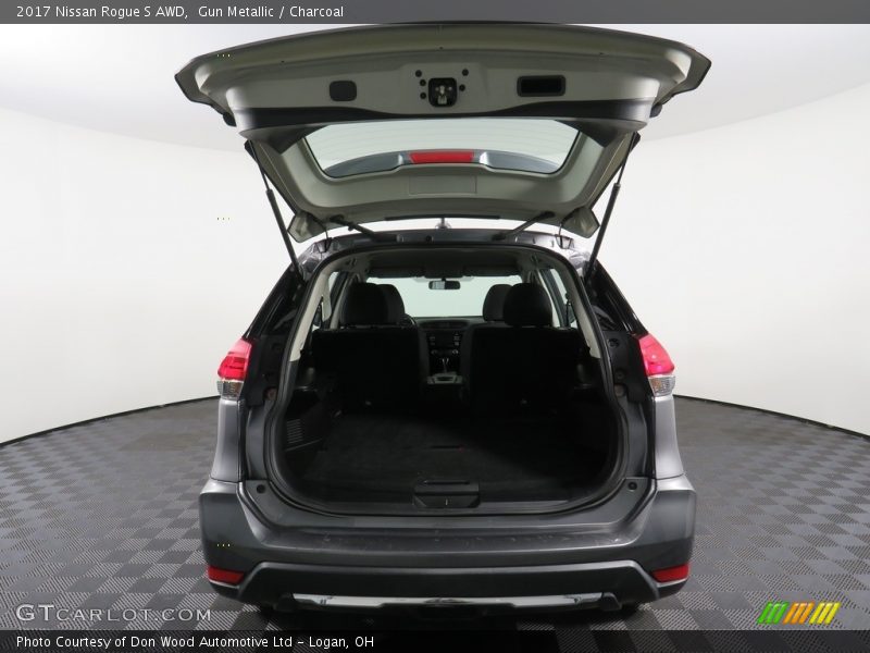 Gun Metallic / Charcoal 2017 Nissan Rogue S AWD