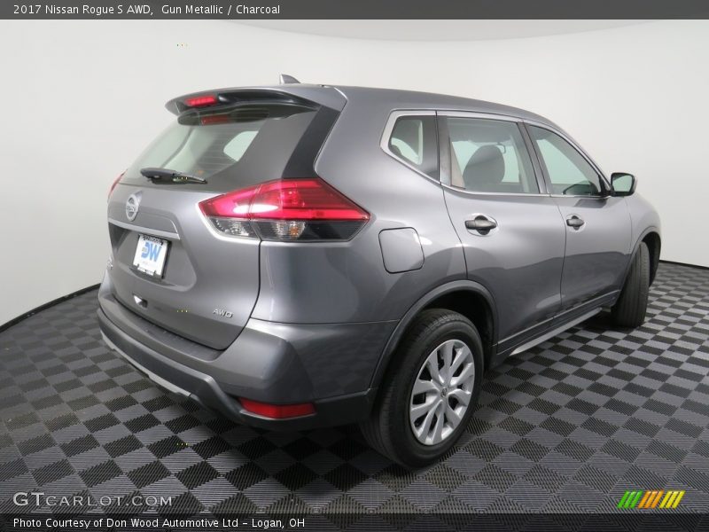 Gun Metallic / Charcoal 2017 Nissan Rogue S AWD
