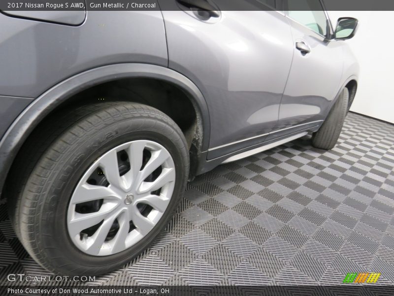 Gun Metallic / Charcoal 2017 Nissan Rogue S AWD