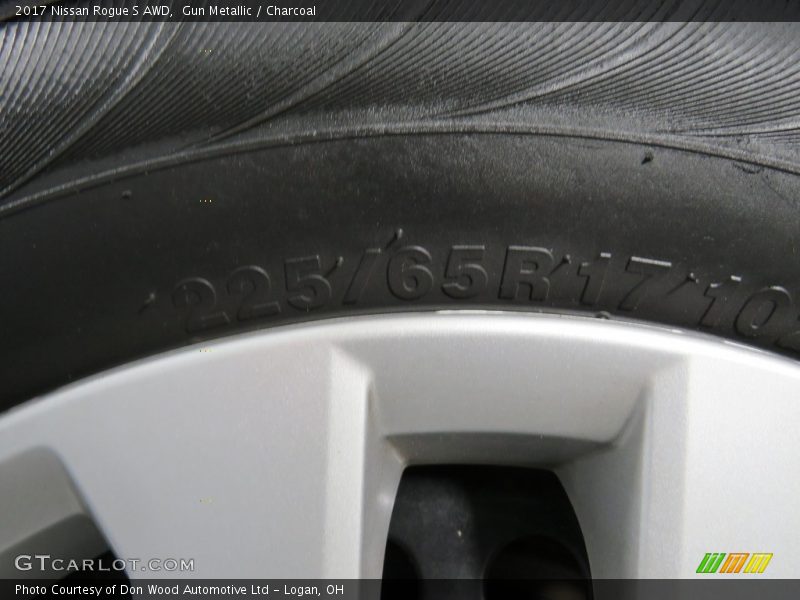 Gun Metallic / Charcoal 2017 Nissan Rogue S AWD