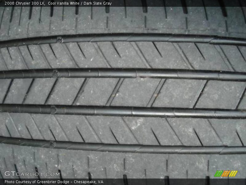 Cool Vanilla White / Dark Slate Gray 2008 Chrysler 300 LX