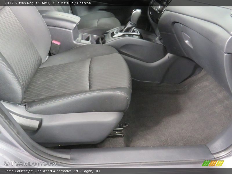 Gun Metallic / Charcoal 2017 Nissan Rogue S AWD