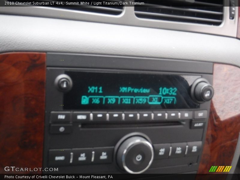 Summit White / Light Titanium/Dark Titanium 2010 Chevrolet Suburban LT 4x4