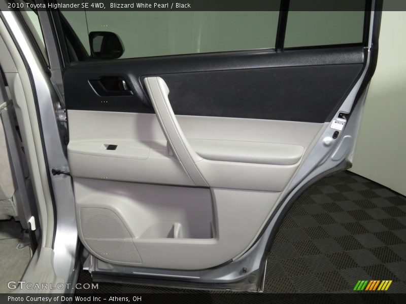 Blizzard White Pearl / Black 2010 Toyota Highlander SE 4WD