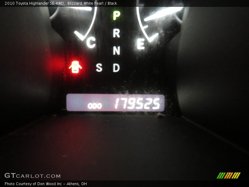 Blizzard White Pearl / Black 2010 Toyota Highlander SE 4WD
