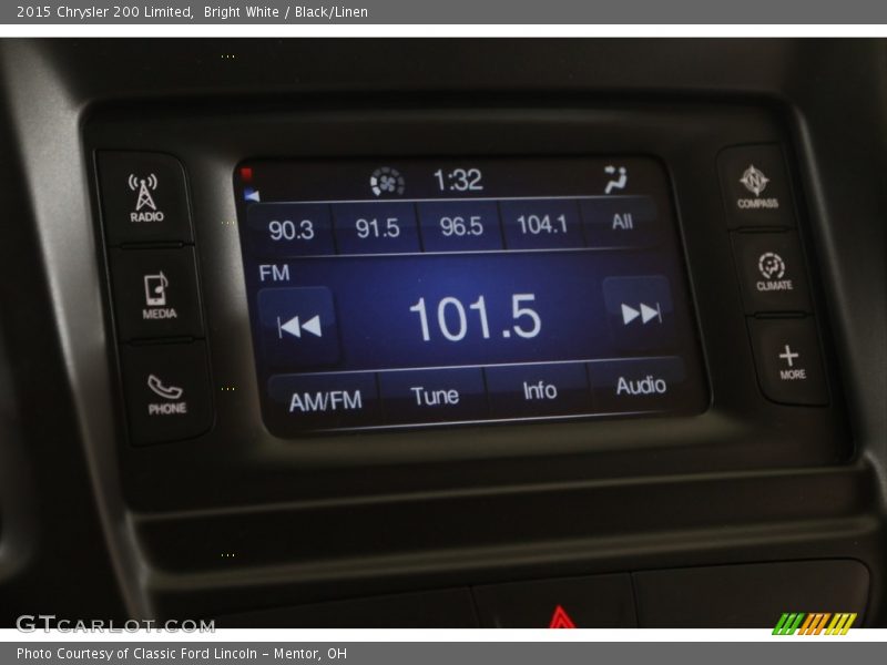 Bright White / Black/Linen 2015 Chrysler 200 Limited