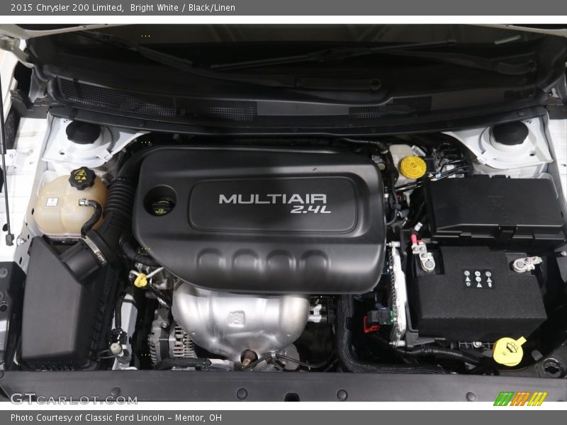 Bright White / Black/Linen 2015 Chrysler 200 Limited