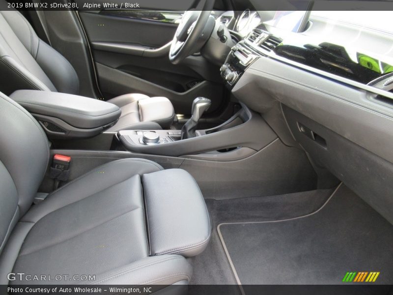 Alpine White / Black 2019 BMW X2 sDrive28i