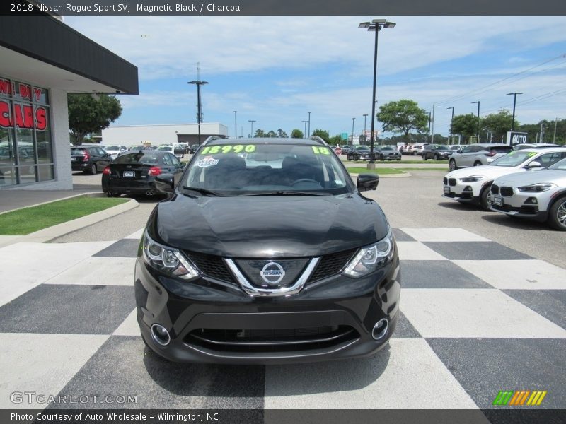 Magnetic Black / Charcoal 2018 Nissan Rogue Sport SV