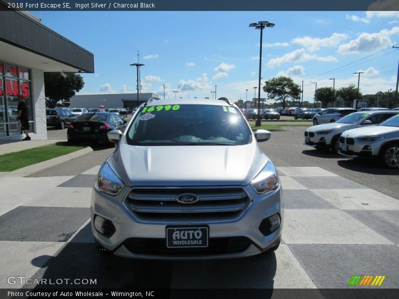 Ingot Silver / Charcoal Black 2018 Ford Escape SE