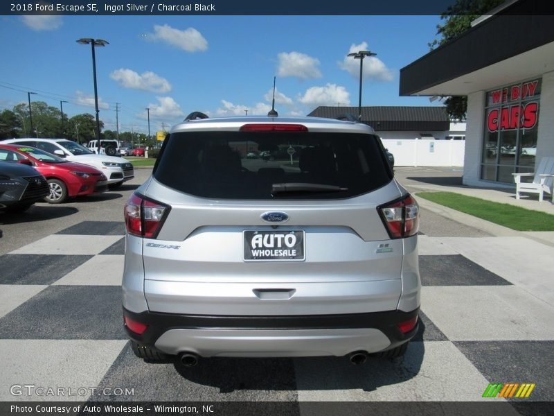 Ingot Silver / Charcoal Black 2018 Ford Escape SE