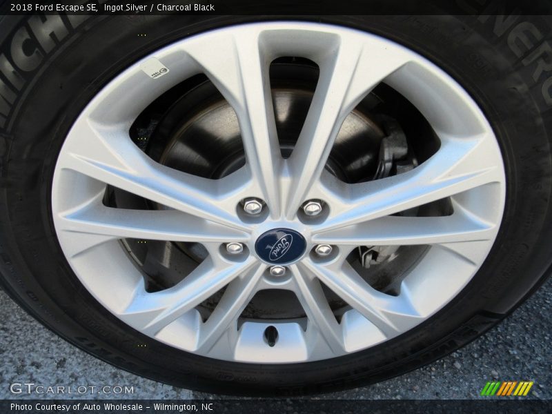 Ingot Silver / Charcoal Black 2018 Ford Escape SE