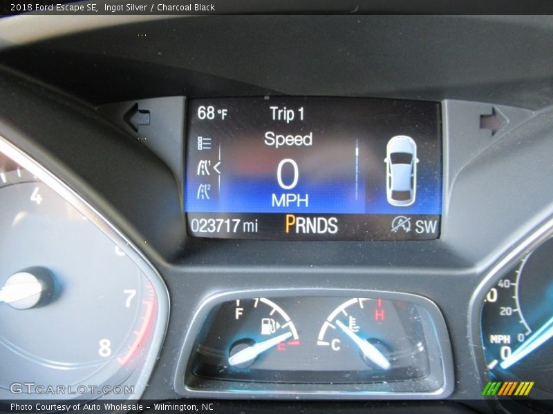 Ingot Silver / Charcoal Black 2018 Ford Escape SE