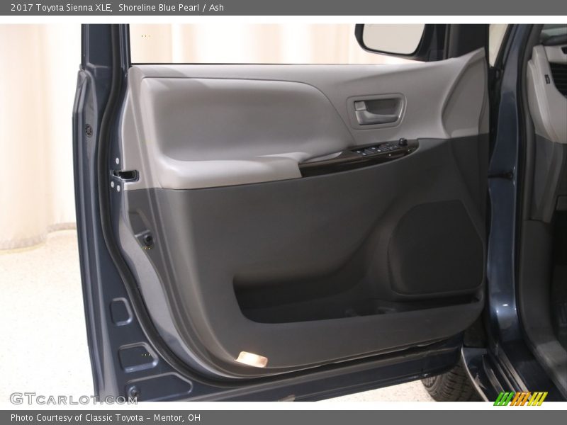 Shoreline Blue Pearl / Ash 2017 Toyota Sienna XLE