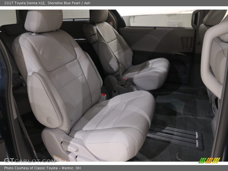 Shoreline Blue Pearl / Ash 2017 Toyota Sienna XLE