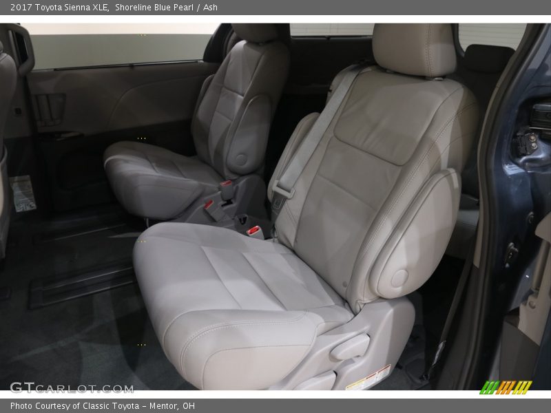 Shoreline Blue Pearl / Ash 2017 Toyota Sienna XLE