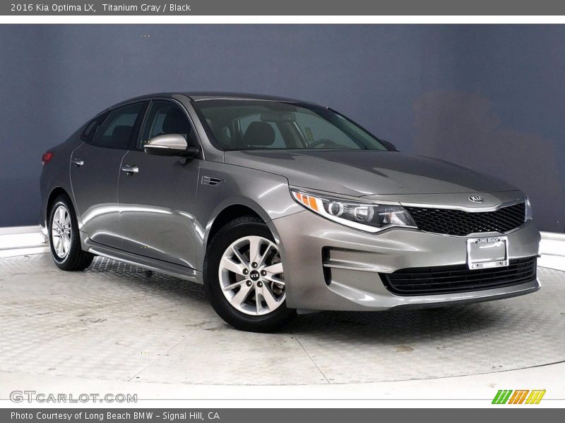 Front 3/4 View of 2016 Optima LX