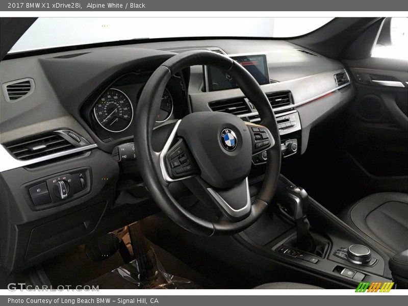 Alpine White / Black 2017 BMW X1 xDrive28i