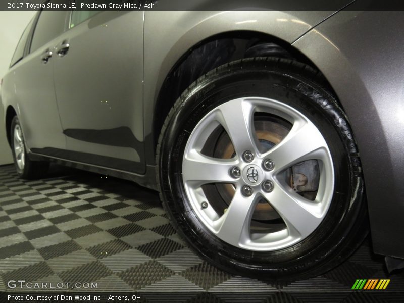 Predawn Gray Mica / Ash 2017 Toyota Sienna LE