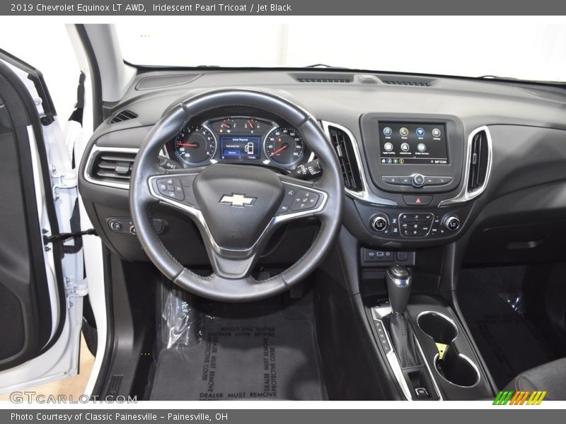 Iridescent Pearl Tricoat / Jet Black 2019 Chevrolet Equinox LT AWD