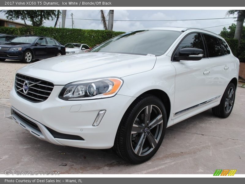  2017 XC60 T5 Dynamic Ice White