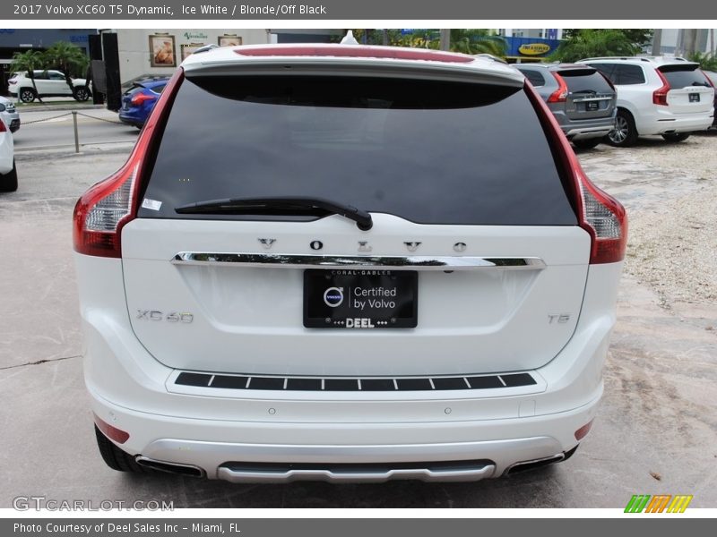 Ice White / Blonde/Off Black 2017 Volvo XC60 T5 Dynamic