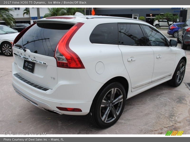 Ice White / Blonde/Off Black 2017 Volvo XC60 T5 Dynamic