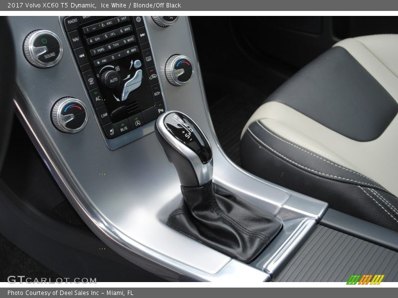  2017 XC60 T5 Dynamic 8 Speed Geartronic Automatic Shifter