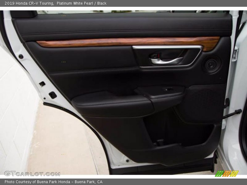 Platinum White Pearl / Black 2019 Honda CR-V Touring