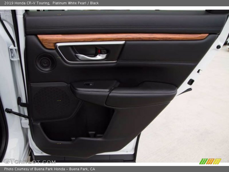 Platinum White Pearl / Black 2019 Honda CR-V Touring