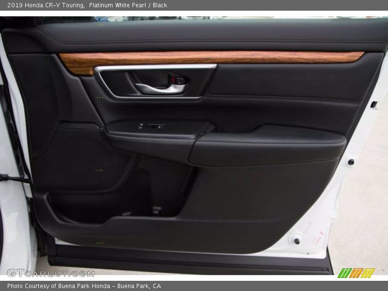 Platinum White Pearl / Black 2019 Honda CR-V Touring