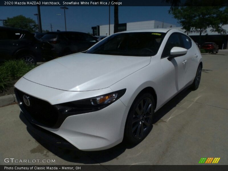 Snowflake White Pearl Mica / Greige 2020 Mazda MAZDA3 Hatchback