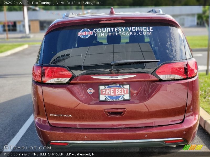 Velvet Red Pearl / Alloy/Black 2020 Chrysler Pacifica Touring L