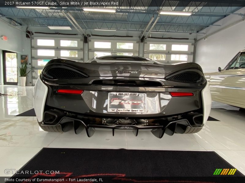 Silica White / Jet Black/Apex Red 2017 McLaren 570GT Coupe