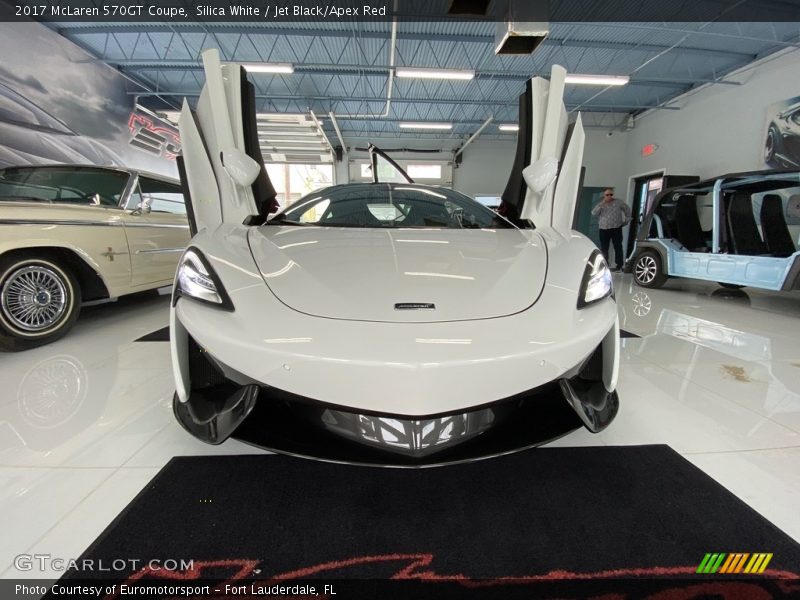 Silica White / Jet Black/Apex Red 2017 McLaren 570GT Coupe