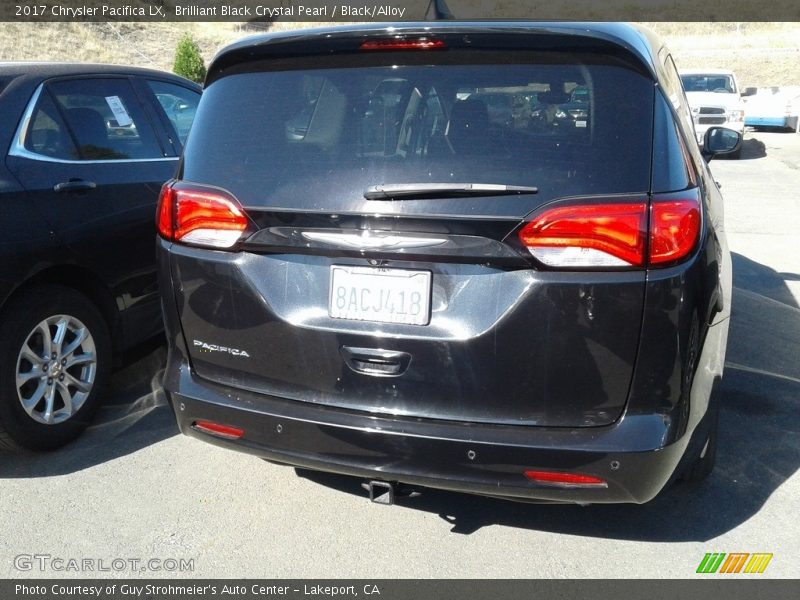 Brilliant Black Crystal Pearl / Black/Alloy 2017 Chrysler Pacifica LX