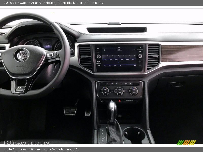 Dashboard of 2018 Atlas SE 4Motion