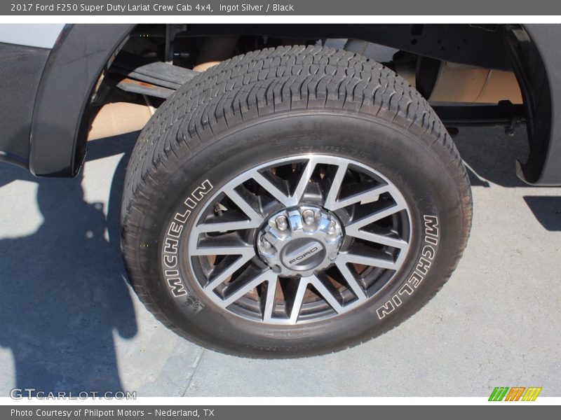 Ingot Silver / Black 2017 Ford F250 Super Duty Lariat Crew Cab 4x4