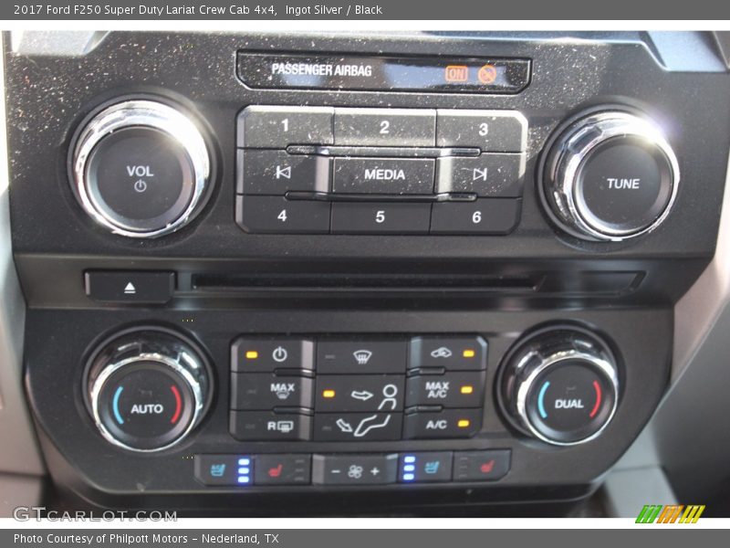 Ingot Silver / Black 2017 Ford F250 Super Duty Lariat Crew Cab 4x4