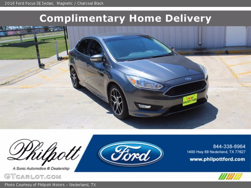 Magnetic / Charcoal Black 2016 Ford Focus SE Sedan