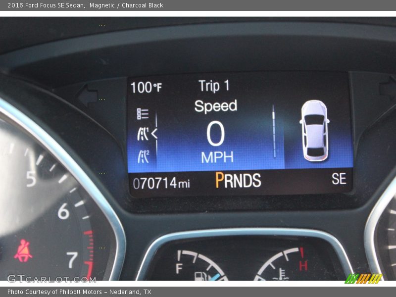 Magnetic / Charcoal Black 2016 Ford Focus SE Sedan