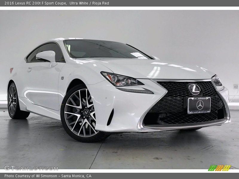 Front 3/4 View of 2016 RC 200t F Sport Coupe