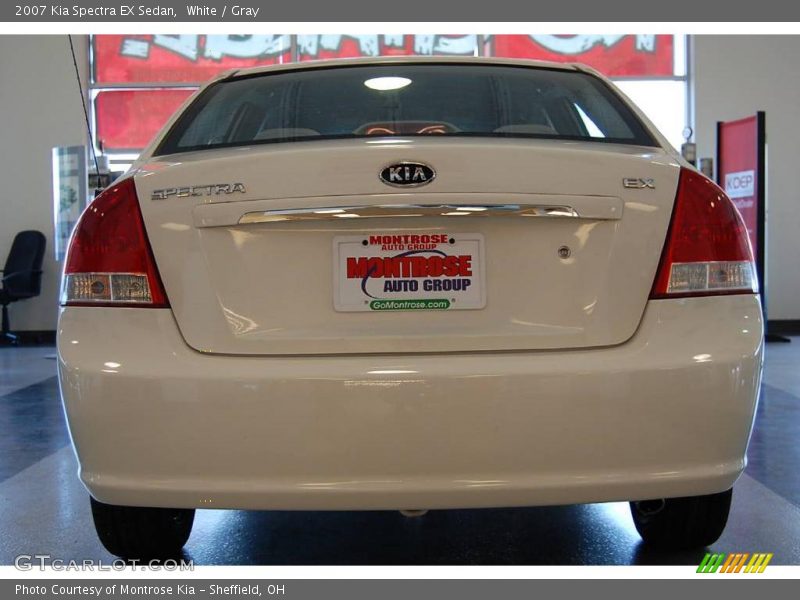 White / Gray 2007 Kia Spectra EX Sedan