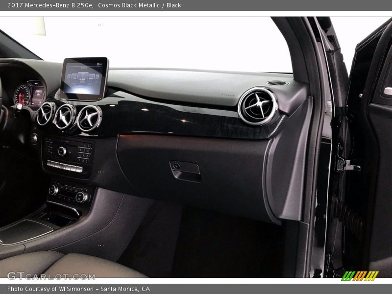 Cosmos Black Metallic / Black 2017 Mercedes-Benz B 250e