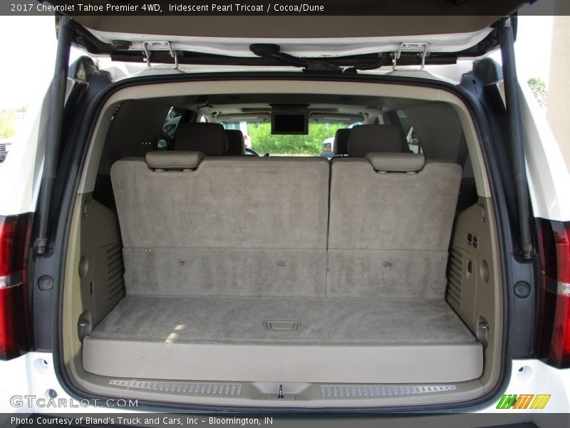 Iridescent Pearl Tricoat / Cocoa/Dune 2017 Chevrolet Tahoe Premier 4WD